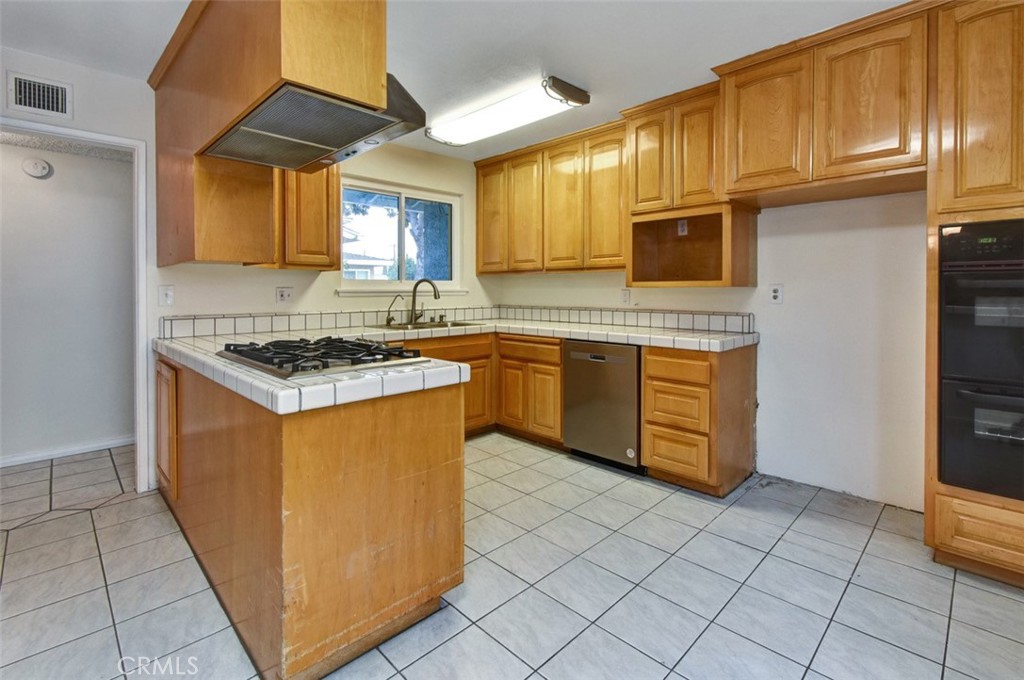 17529 Thornlake Avenue