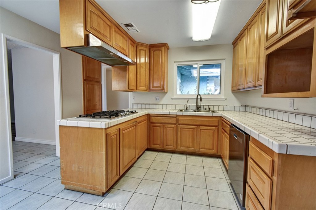 17529 Thornlake Avenue