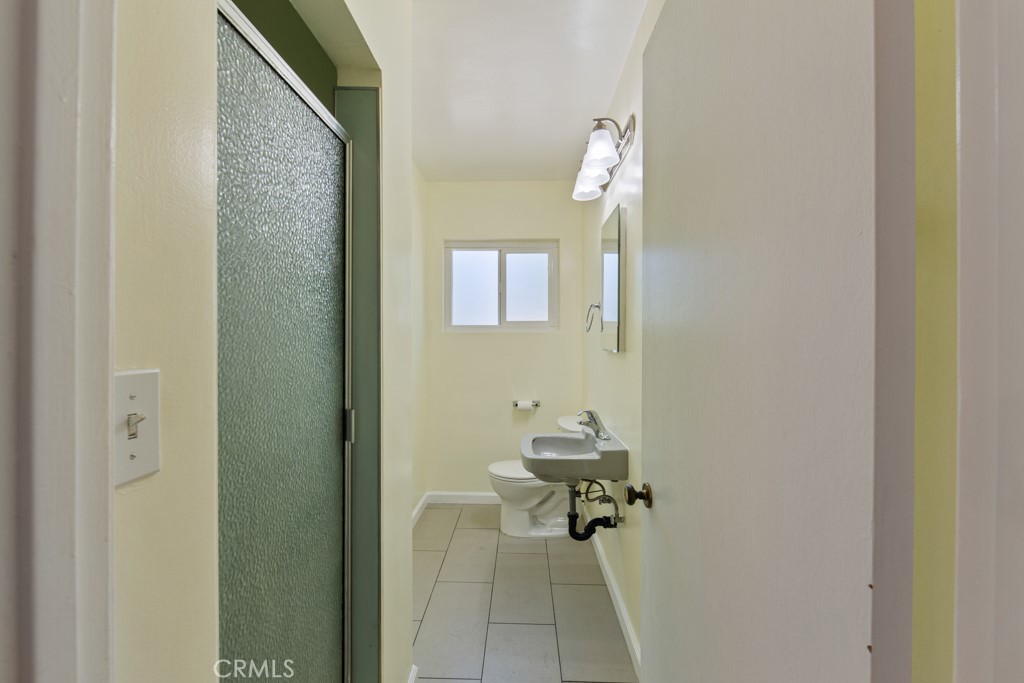 12521 Aristocrat Avenue