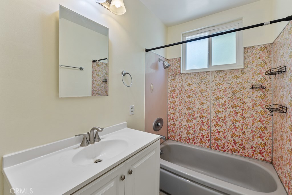 12521 Aristocrat Avenue