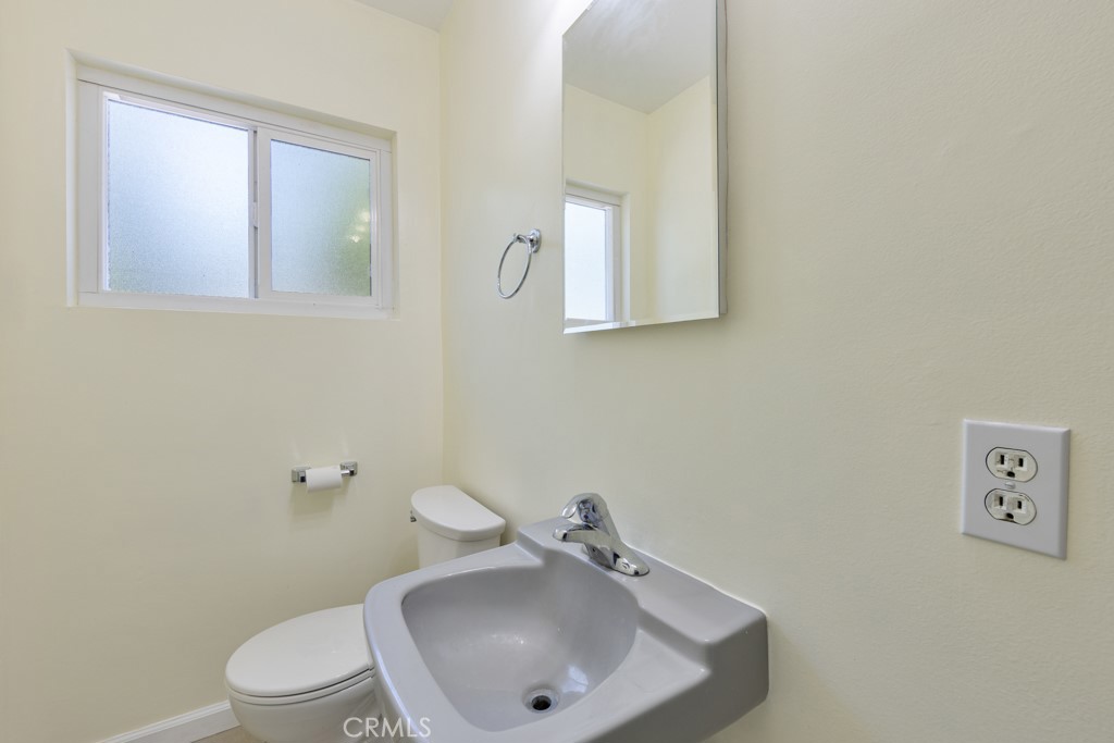 12521 Aristocrat Avenue