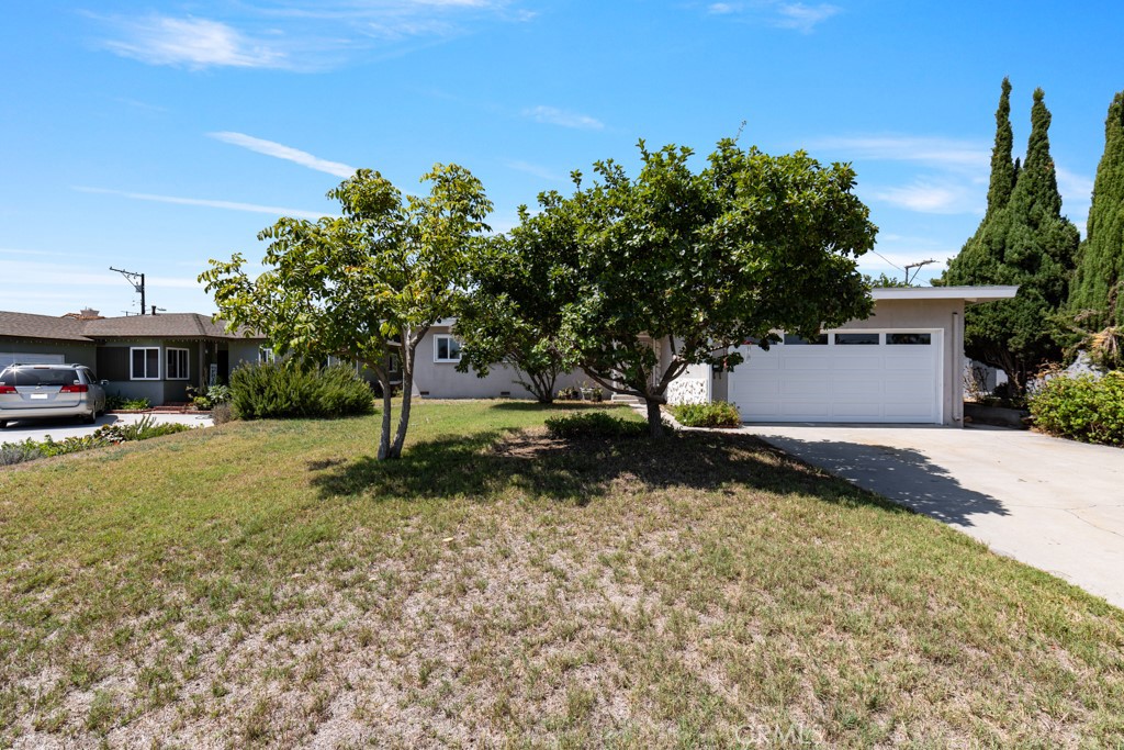 12521 Aristocrat Avenue