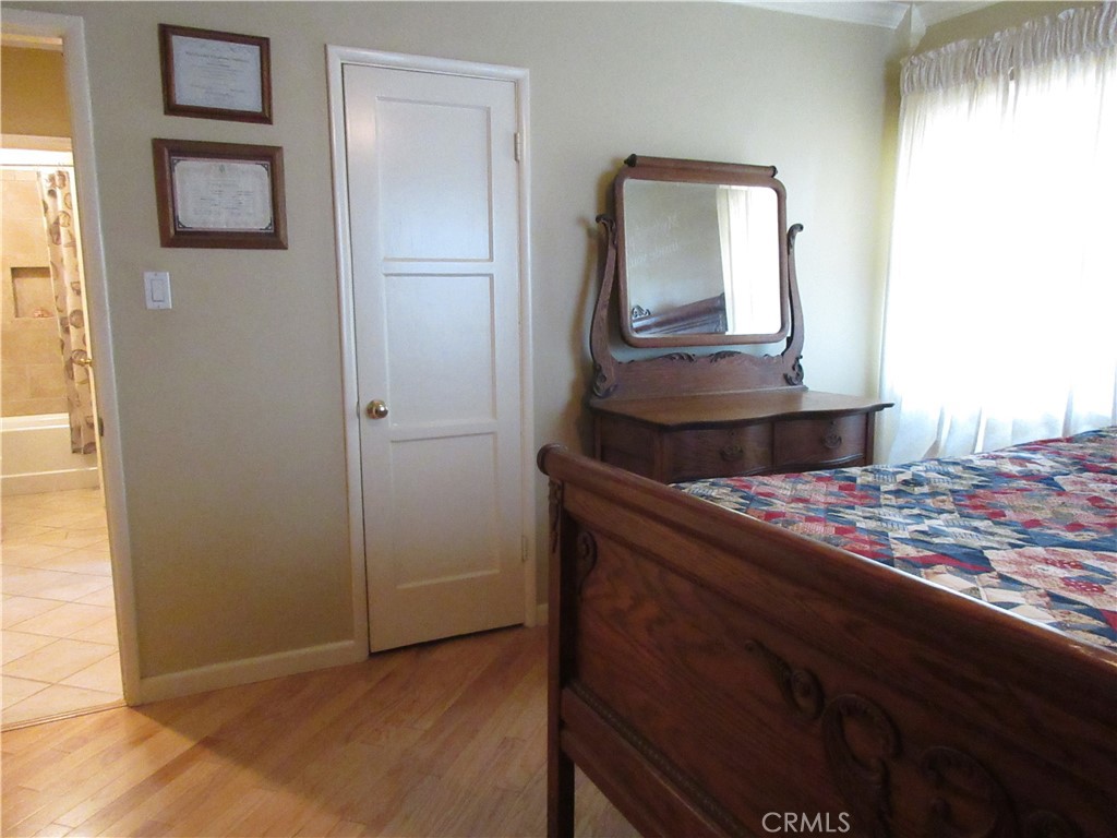 14102 Graystone Avenue