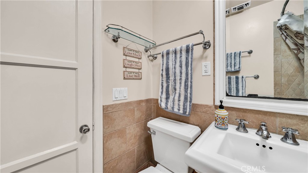 14102 Graystone Avenue