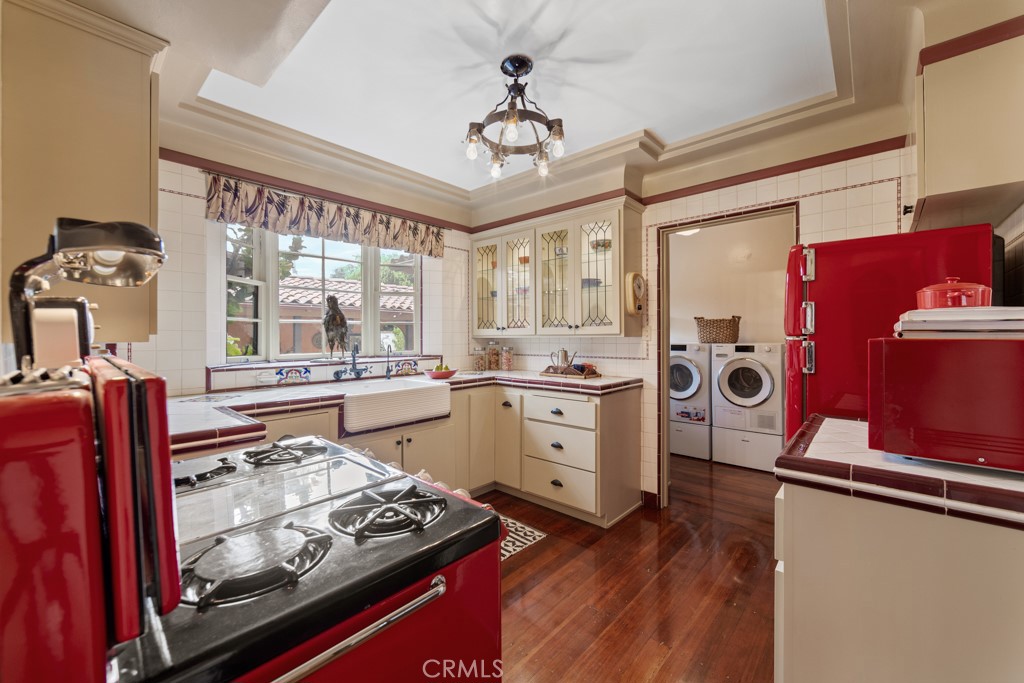 901 East 37th Street