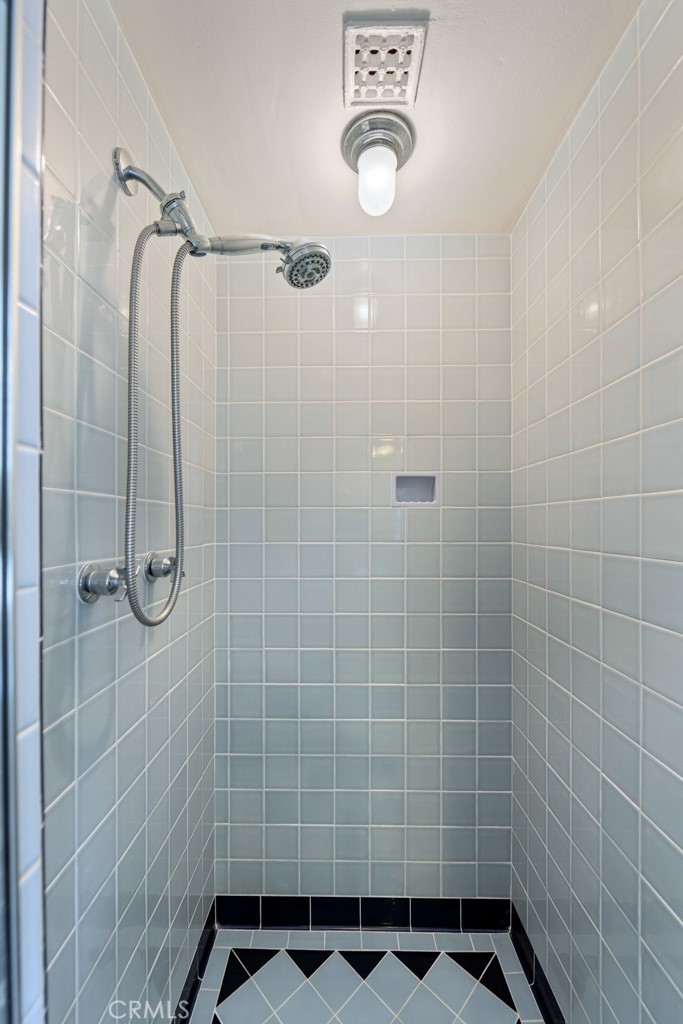 901 East 37th Street