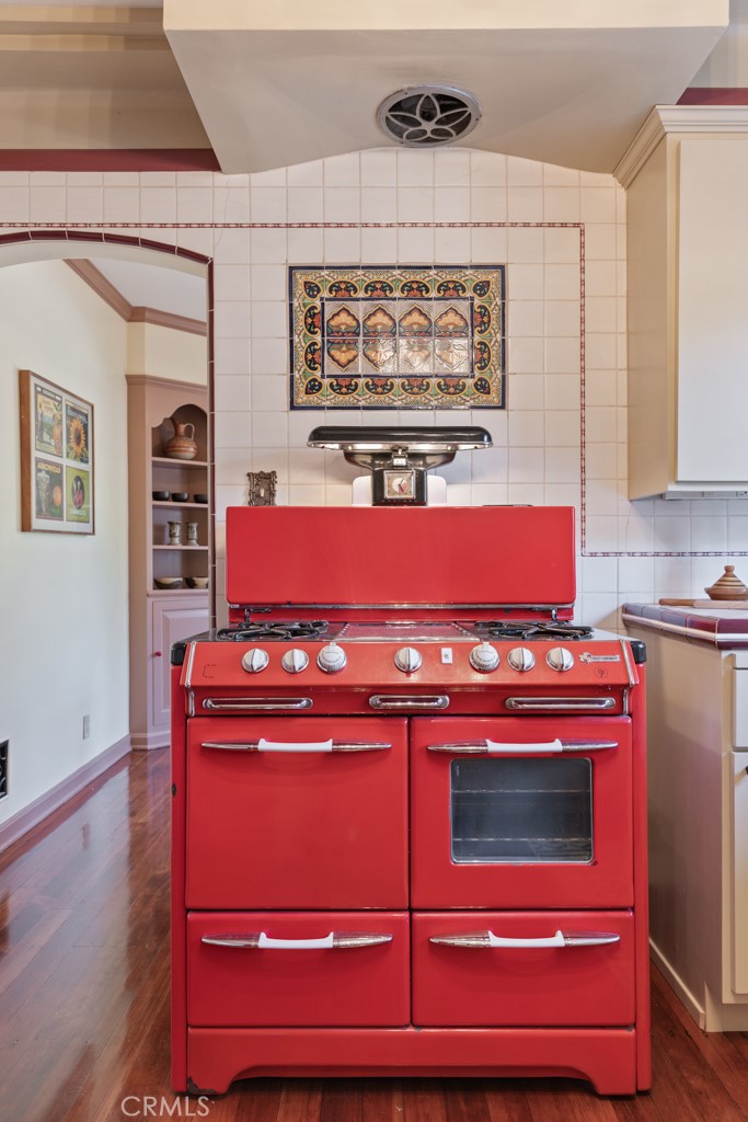 901 East 37th Street