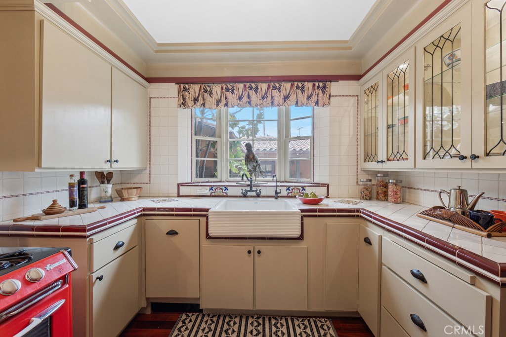 901 East 37th Street