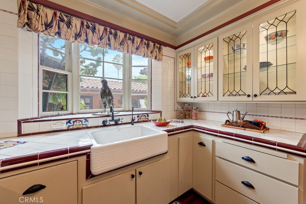 901 East 37th Street