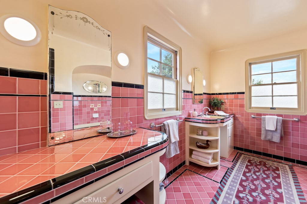 901 East 37th Street