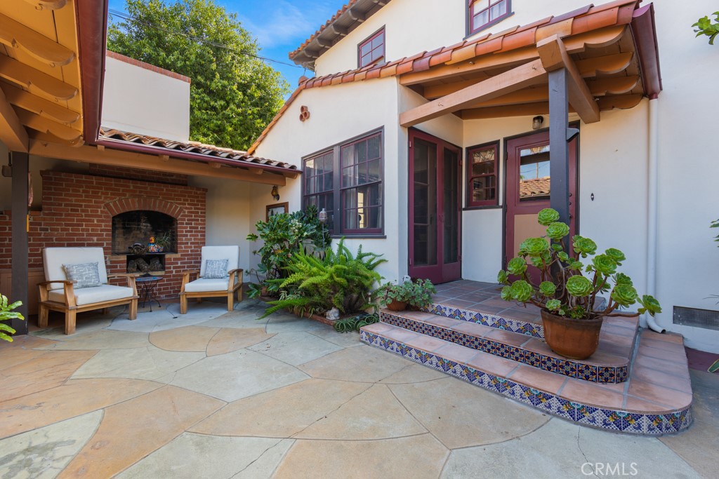 901 East 37th Street