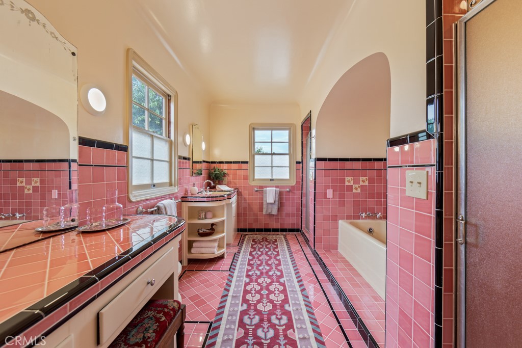 901 East 37th Street