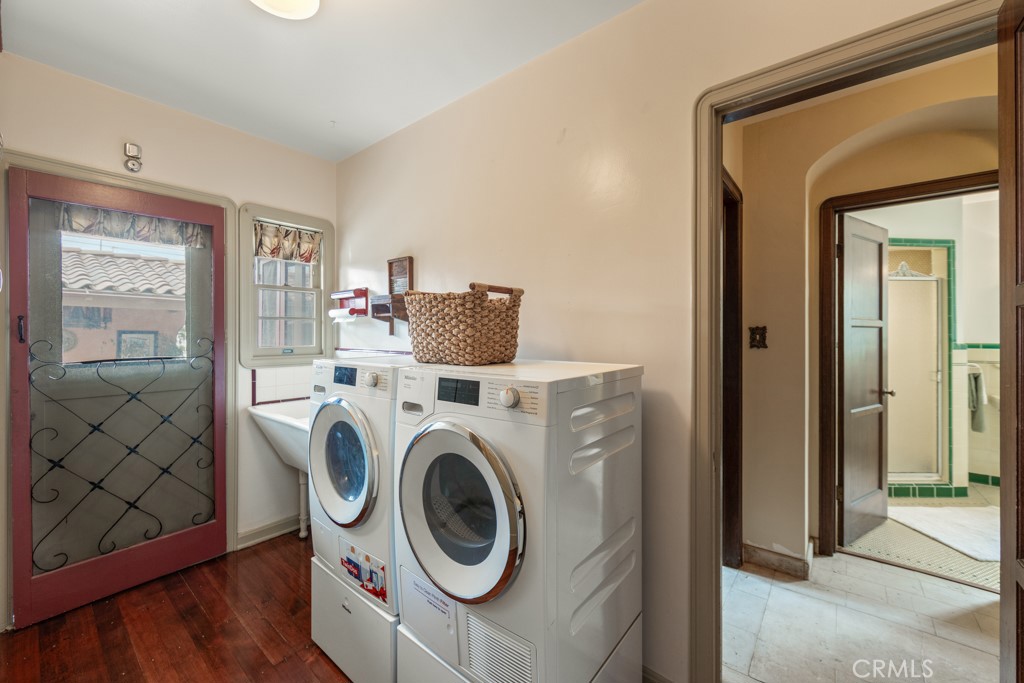 901 East 37th Street