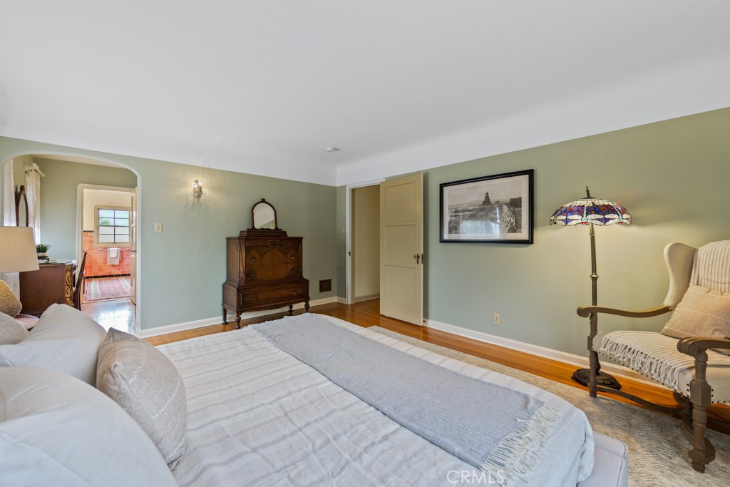 901 East 37th Street