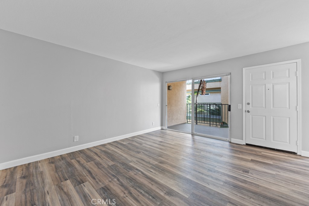 1207 Obispo Avenue 202