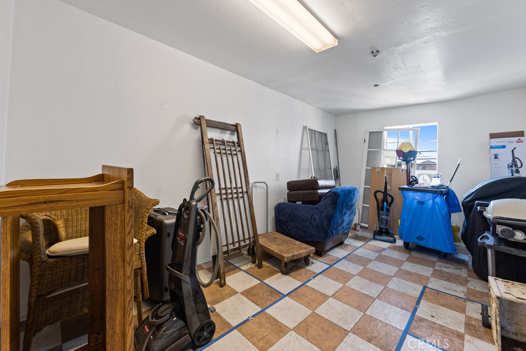 1207 Obispo Avenue 202