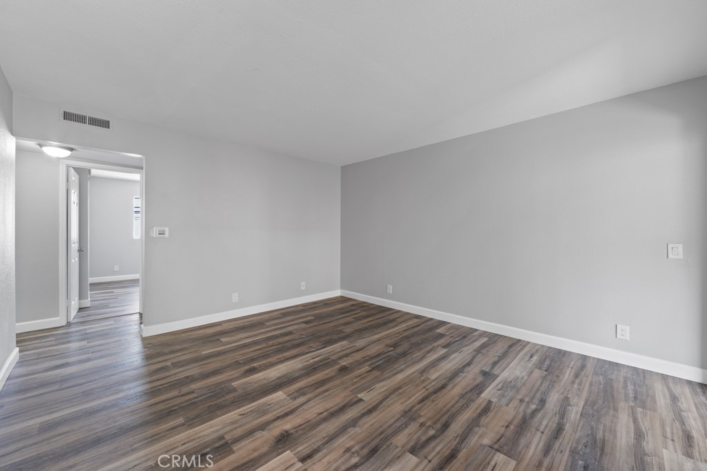 1207 Obispo Avenue 202