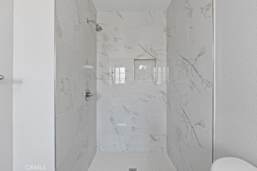 1207 Obispo Avenue 202