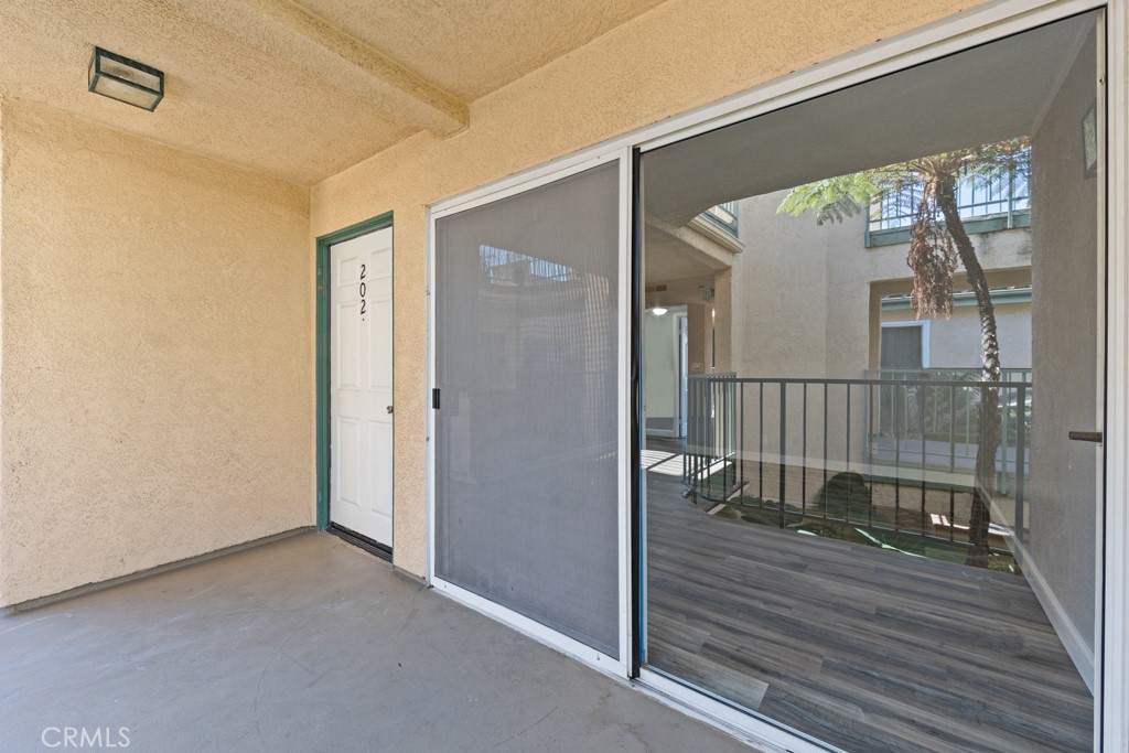 1207 Obispo Avenue 202