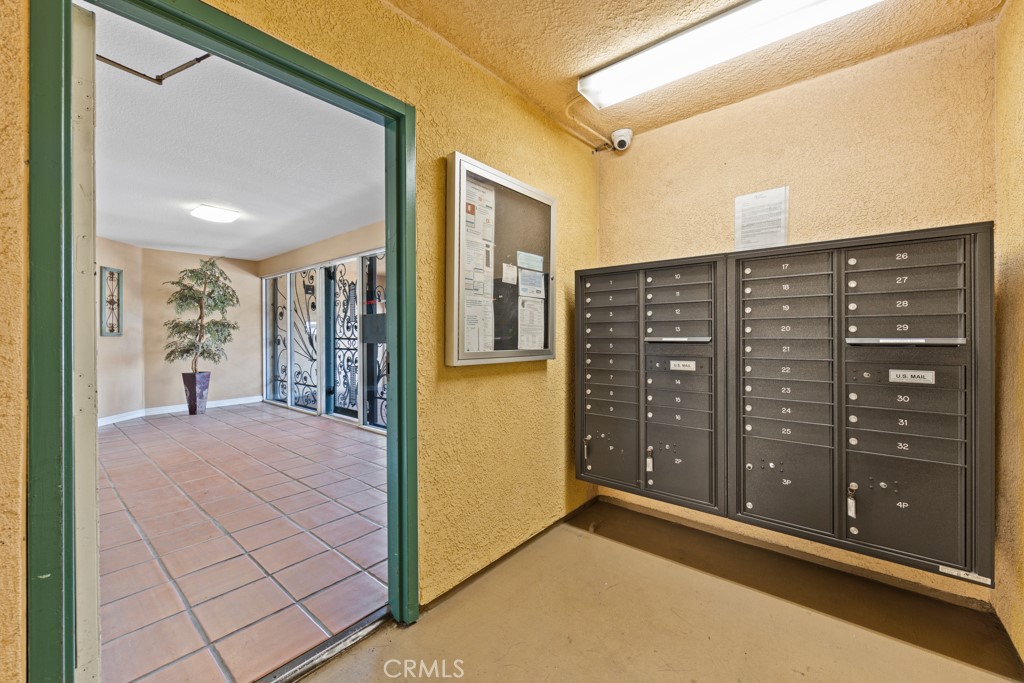 1207 Obispo Avenue 202