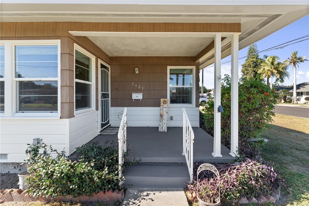 5621 Fullerton Avenue