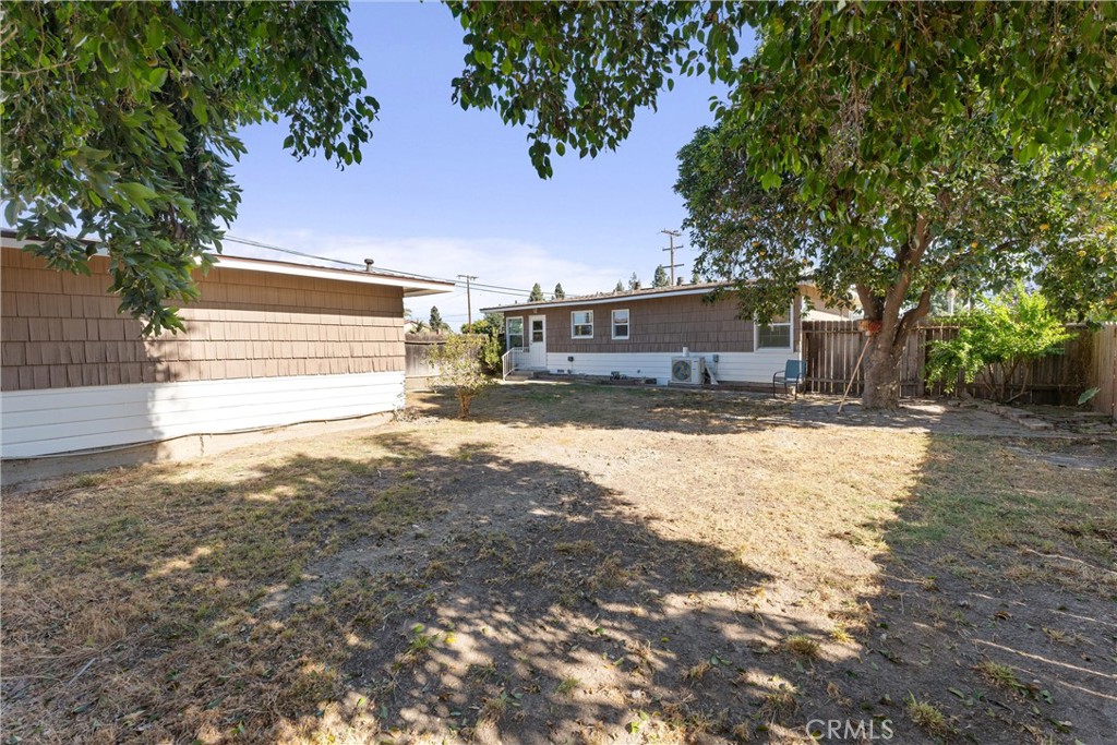 5621 Fullerton Avenue