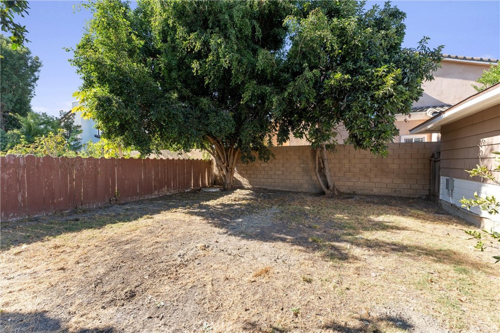 5621 Fullerton Avenue