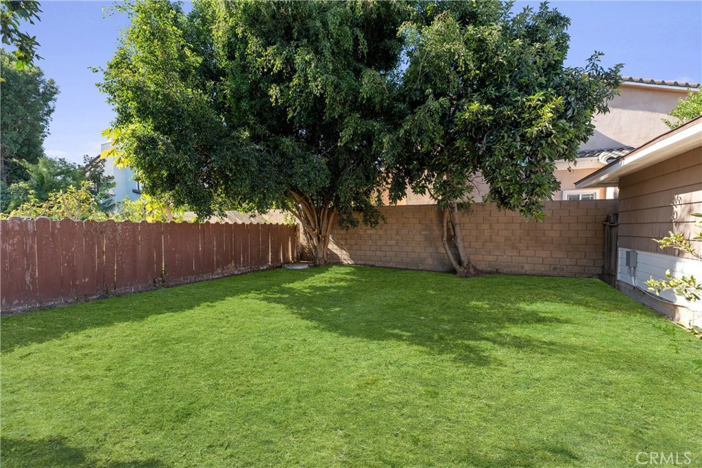 5621 Fullerton Avenue