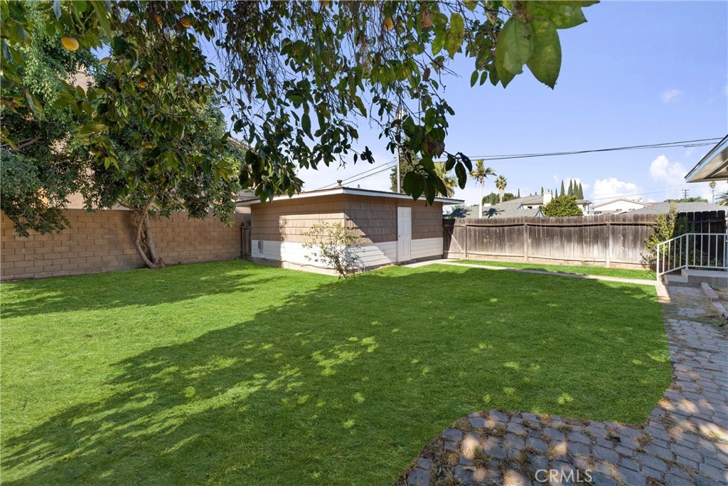 5621 Fullerton Avenue