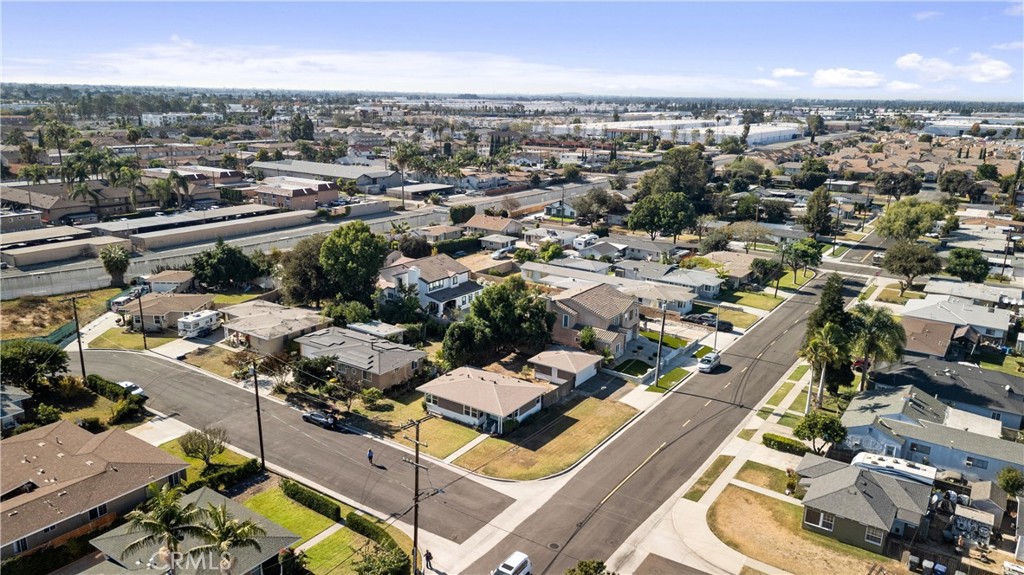 5621 Fullerton Avenue