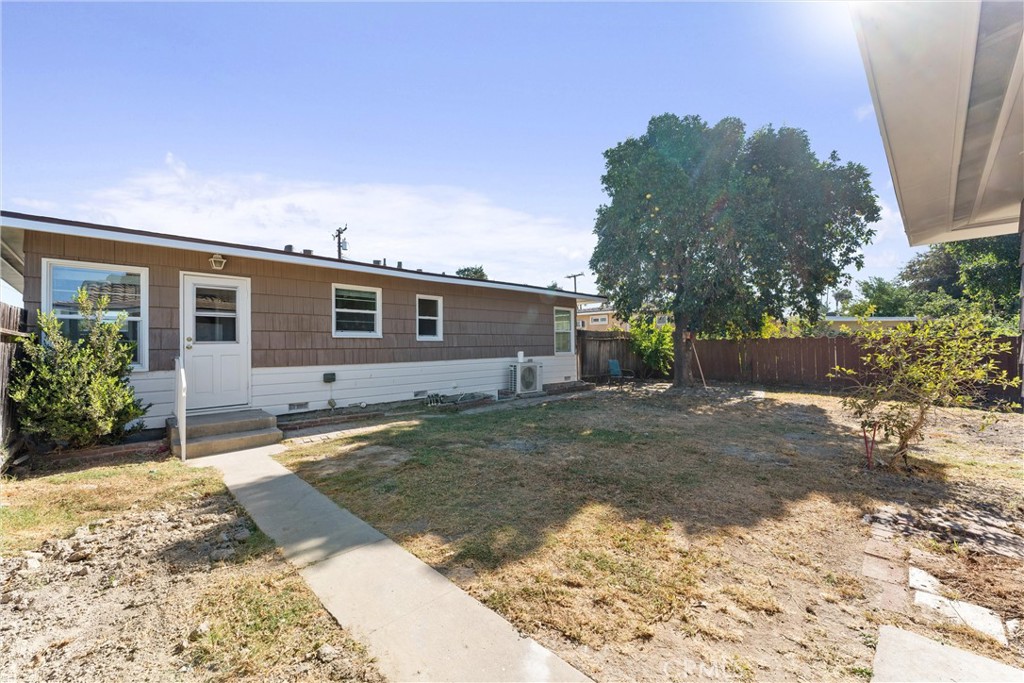 5621 Fullerton Avenue