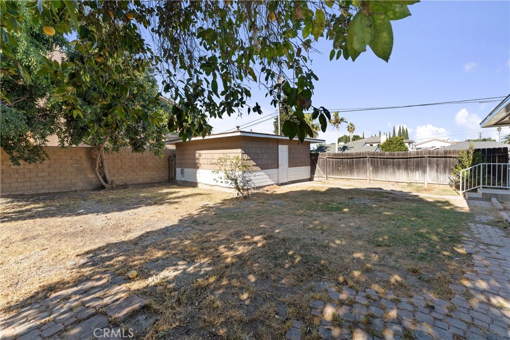 5621 Fullerton Avenue