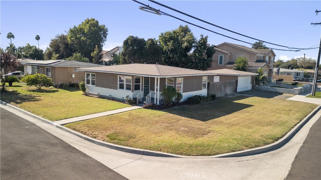 5621 Fullerton Avenue