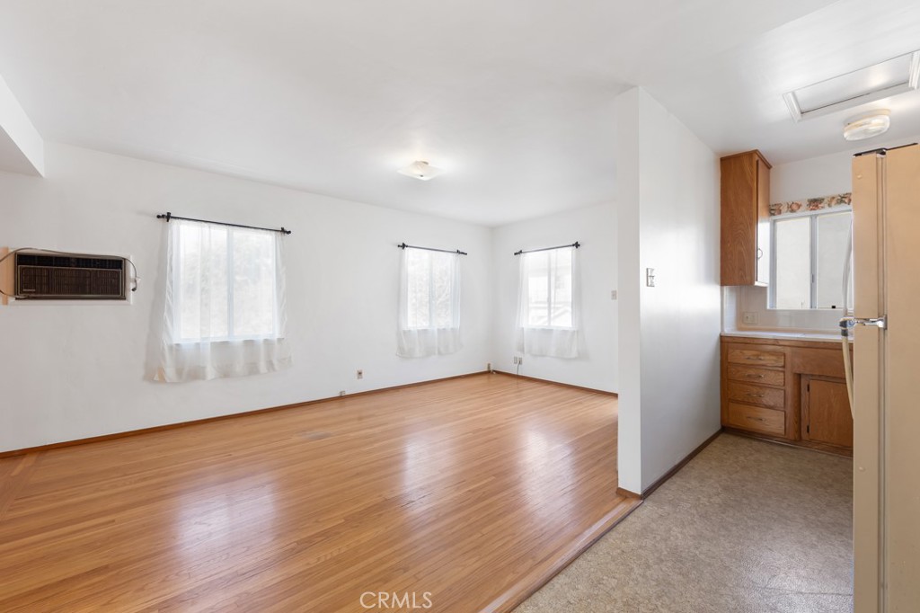 1400 East 3rd Street 9