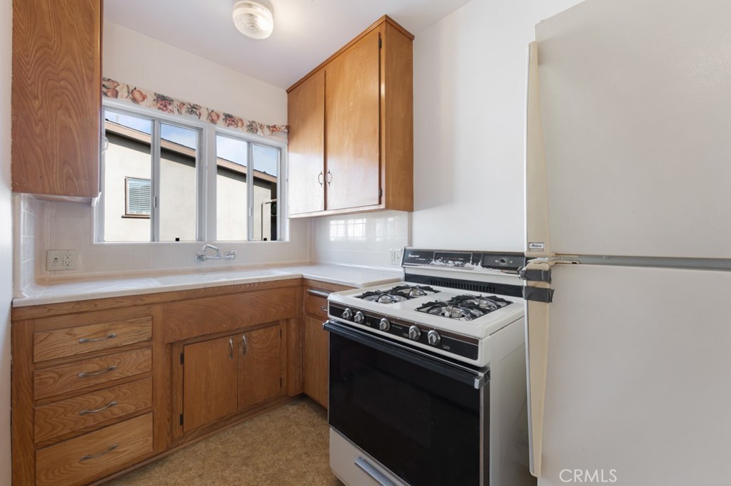 1400 East 3rd Street 9