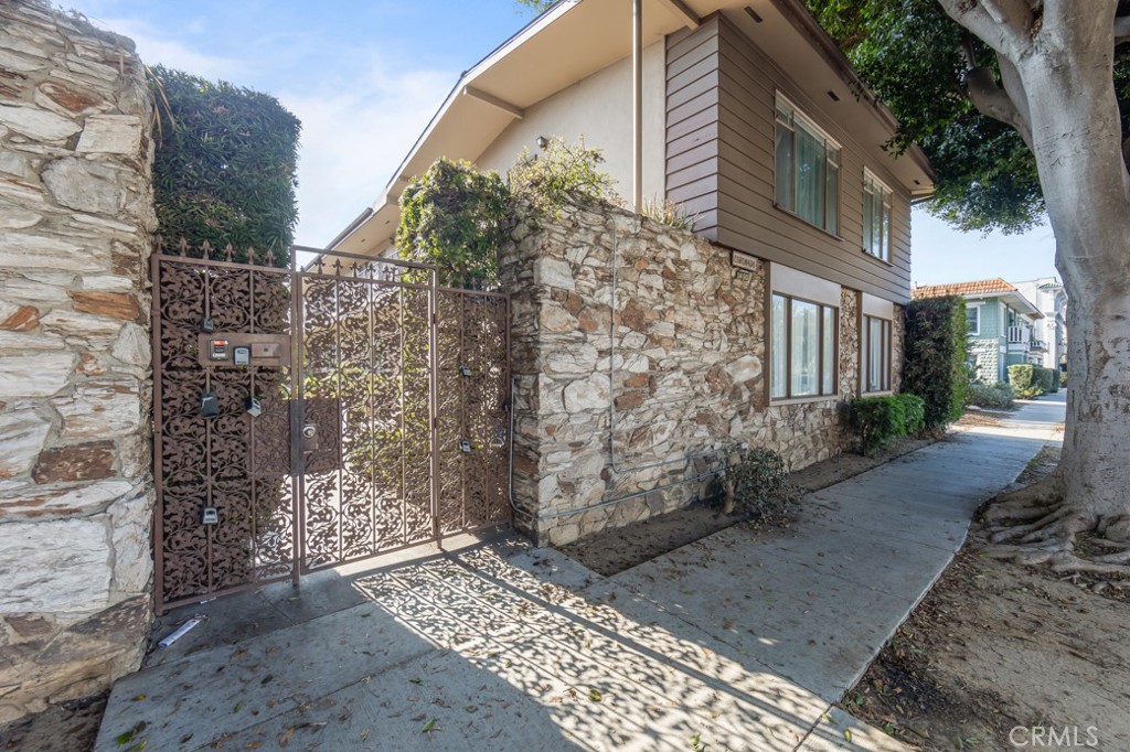 1400 East 3rd Street 9