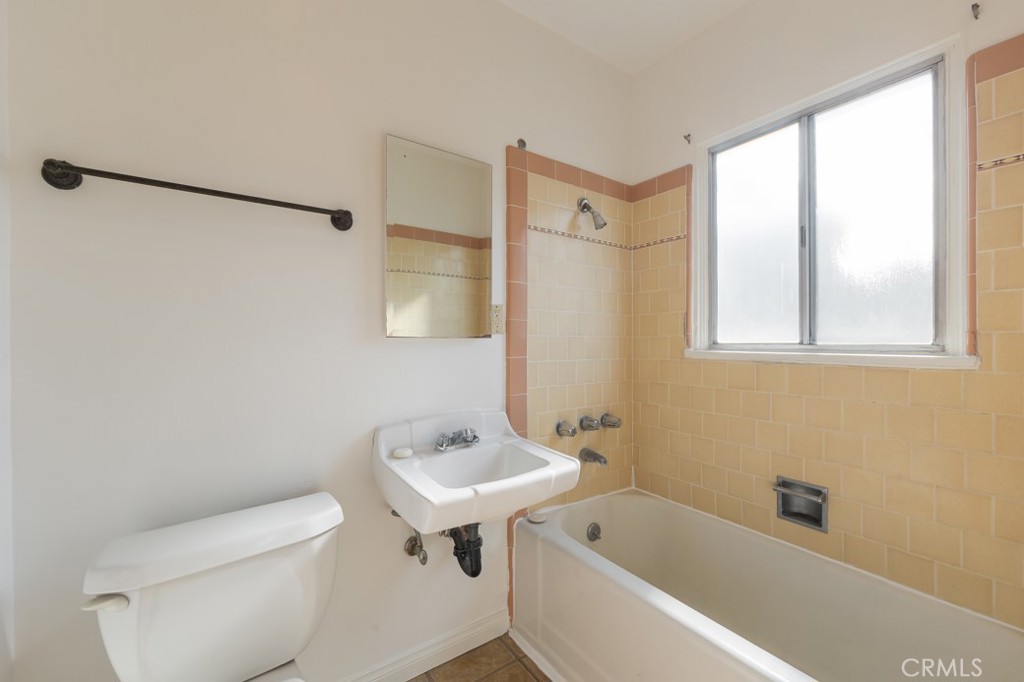 1400 East 3rd Street 9