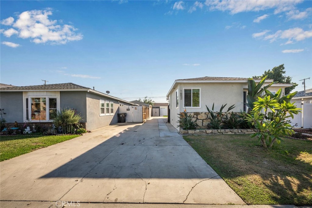 1652 E Rogers Street