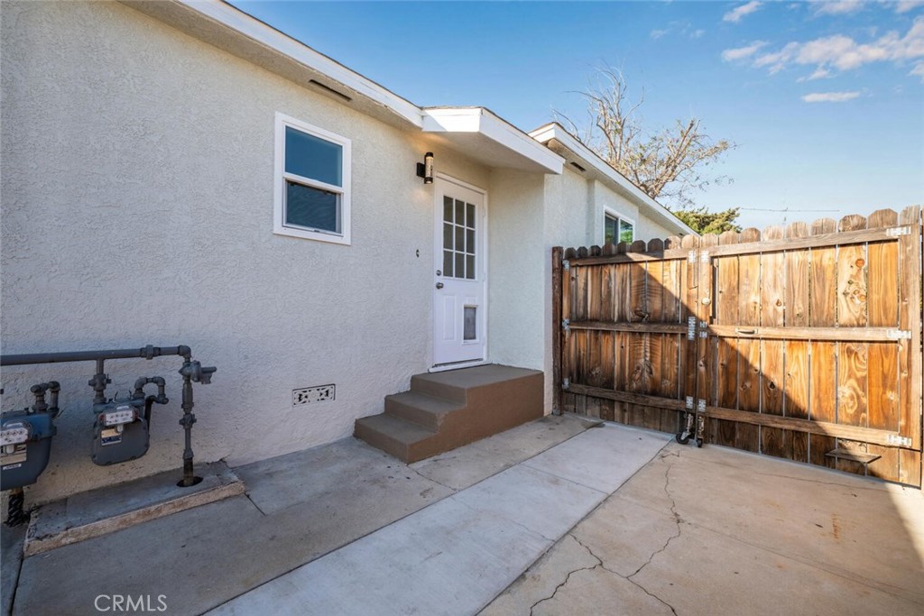 1652 E Rogers Street