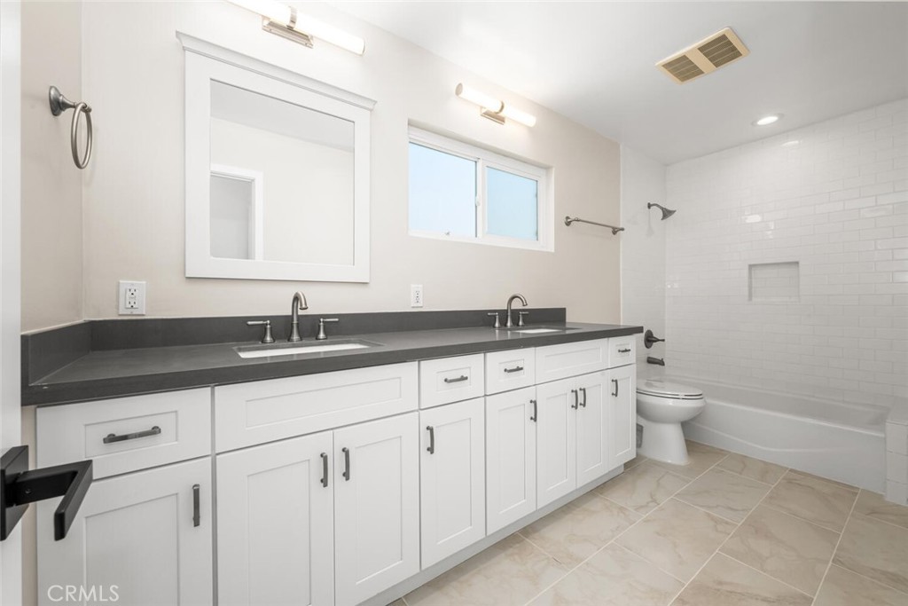 1652 E Rogers Street