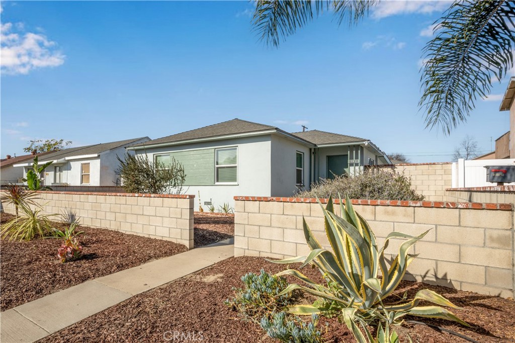 10831 Rosecrans Avenue