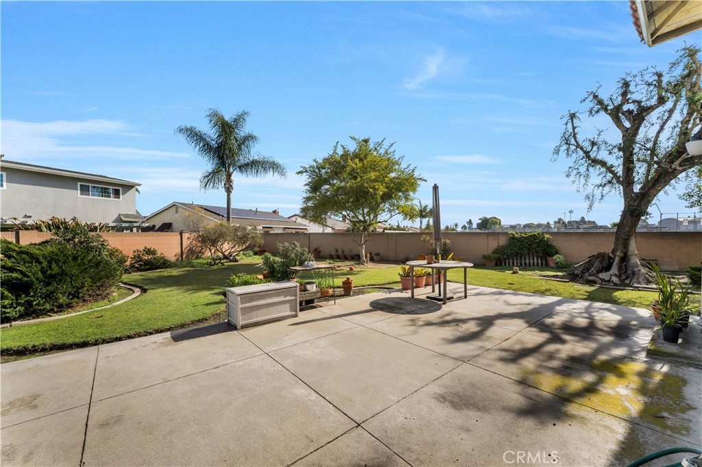 5231 Los Encantos Circle