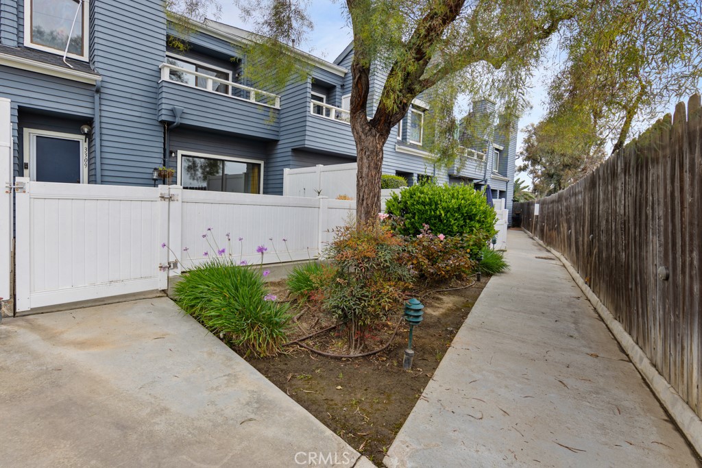 3309 N. Crest Drive