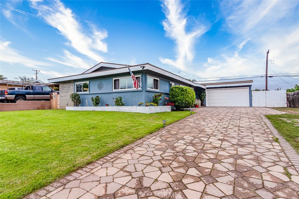 940 Tropicana Way