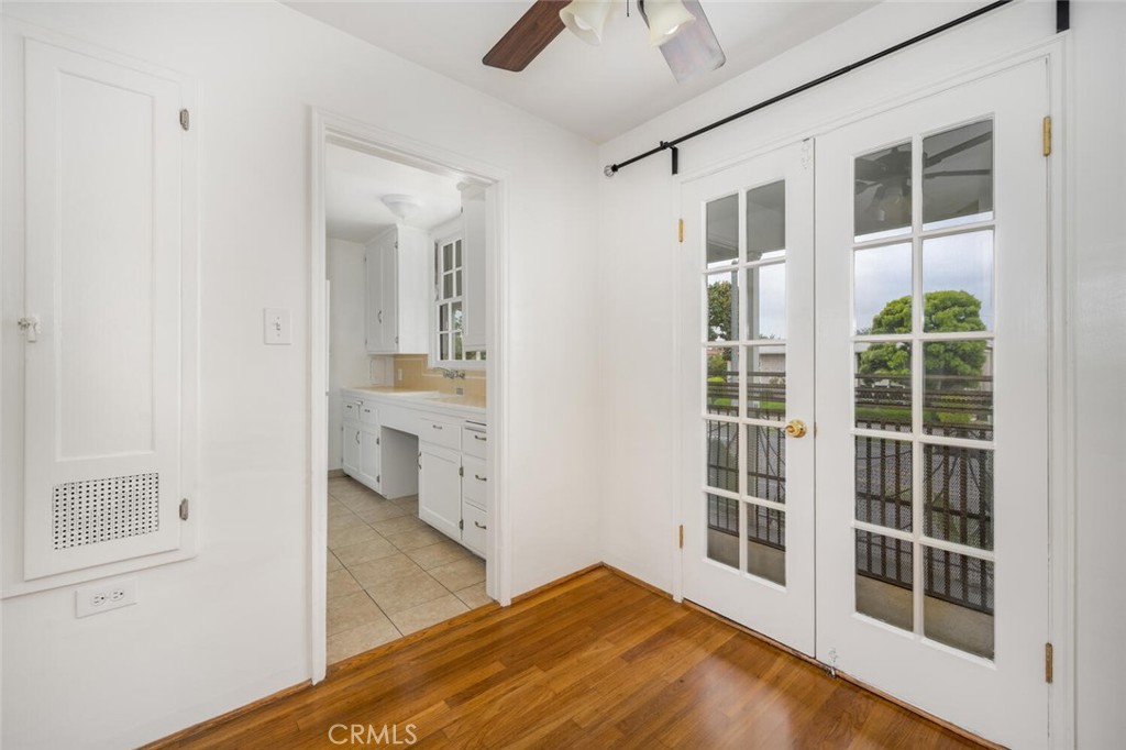 836 E Carson St