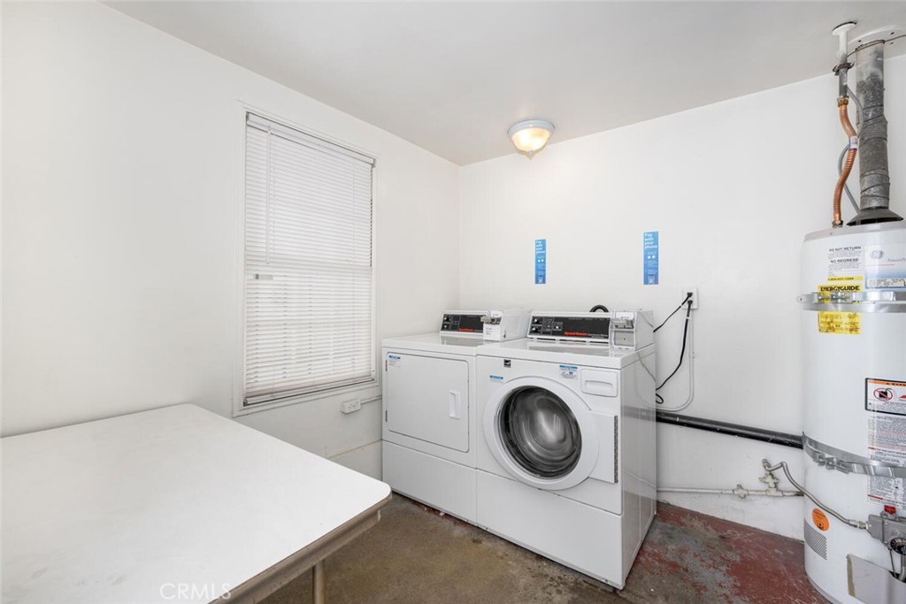 836 E Carson St