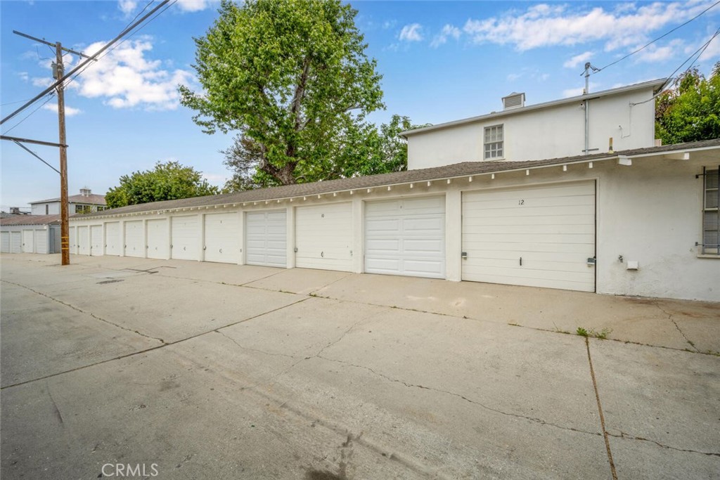 836 E Carson St