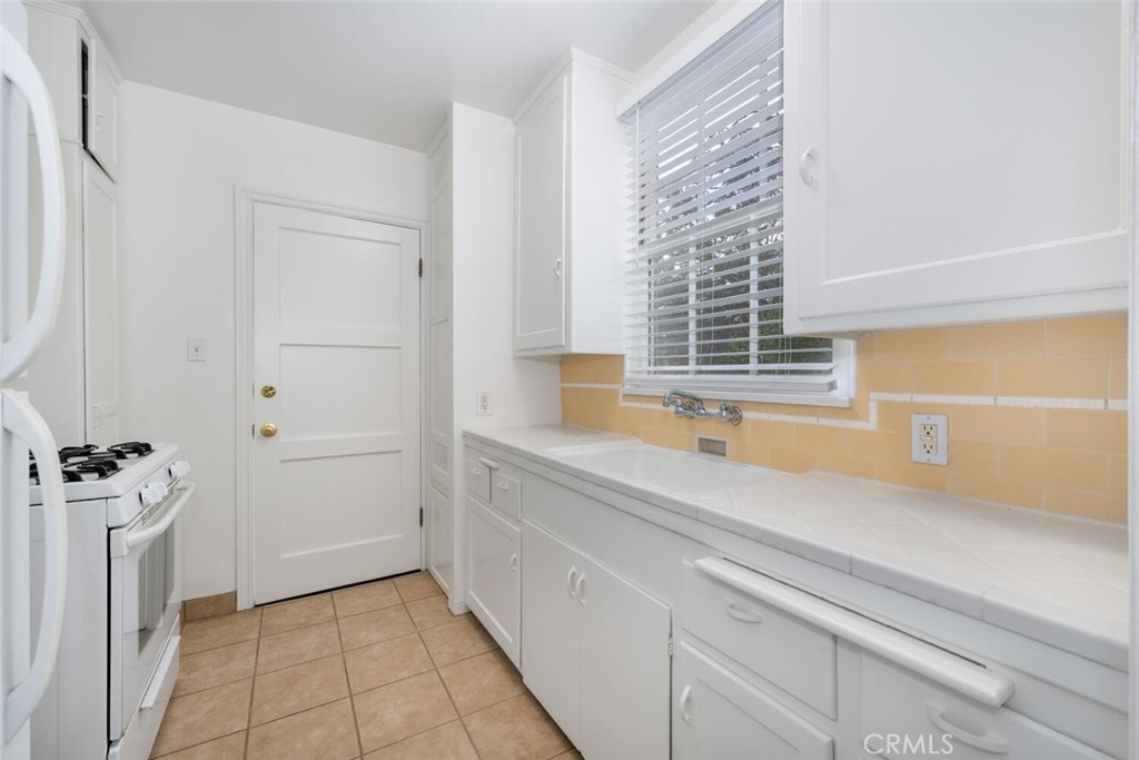 814 E Carson St