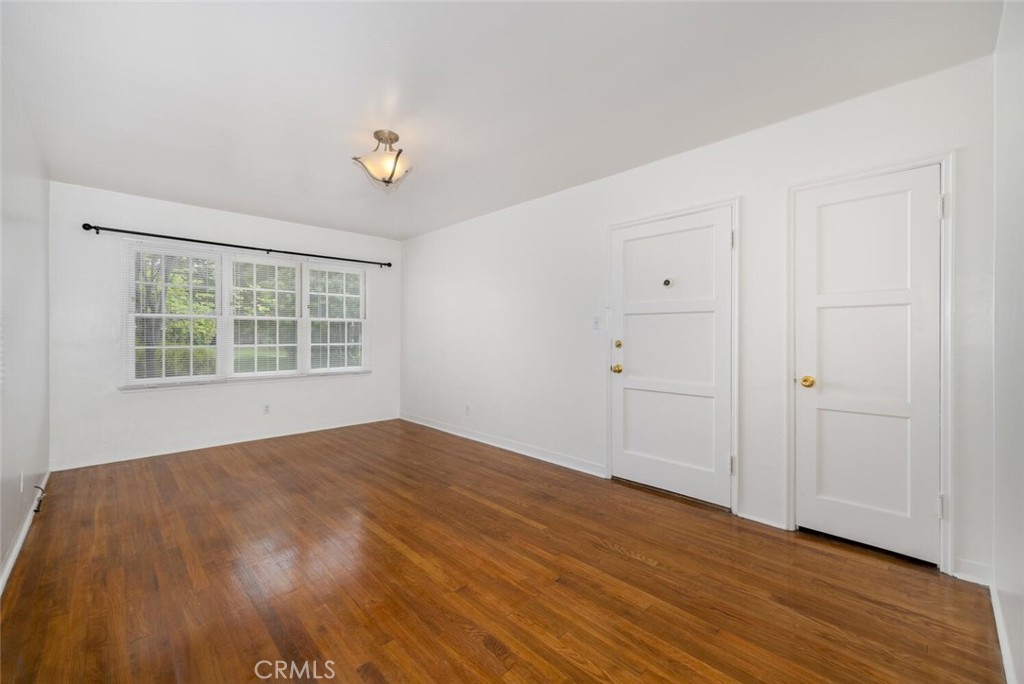 814 E Carson St