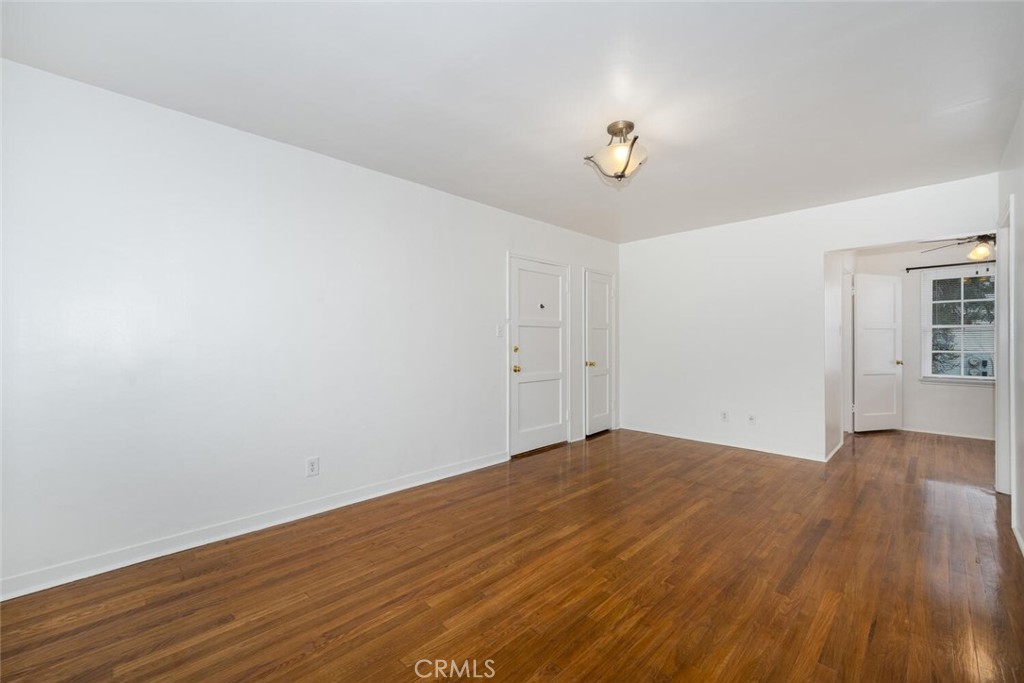 814 E Carson St
